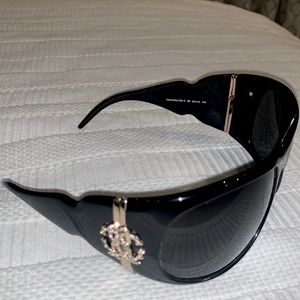 Roberto Cavalli Demodoco 224s Sunglasses - with case and cleaning cloth